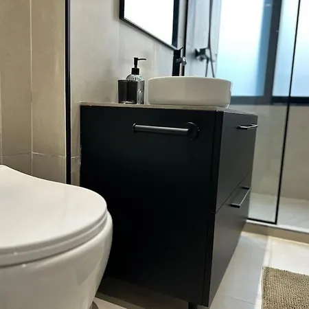 Downtown Living 3 *