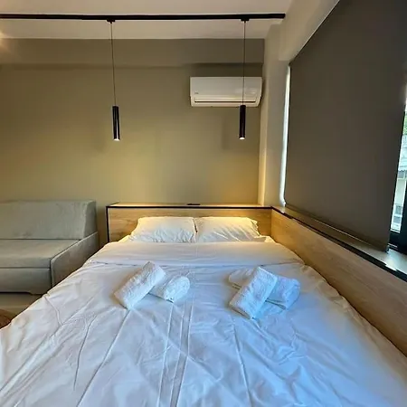 Downtown Living 3 *