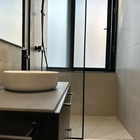 דירה Downtown Living 3