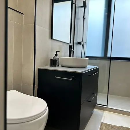 דירה Downtown Living 3